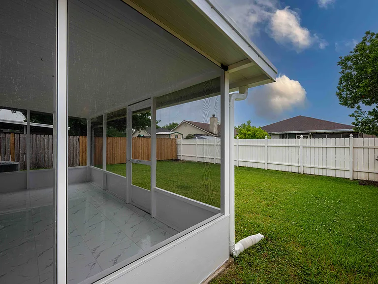 6920 Playpark Trl — Photo 16