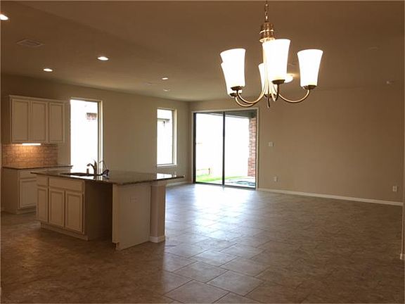 2nd image of 3019 Forest Creek Dr