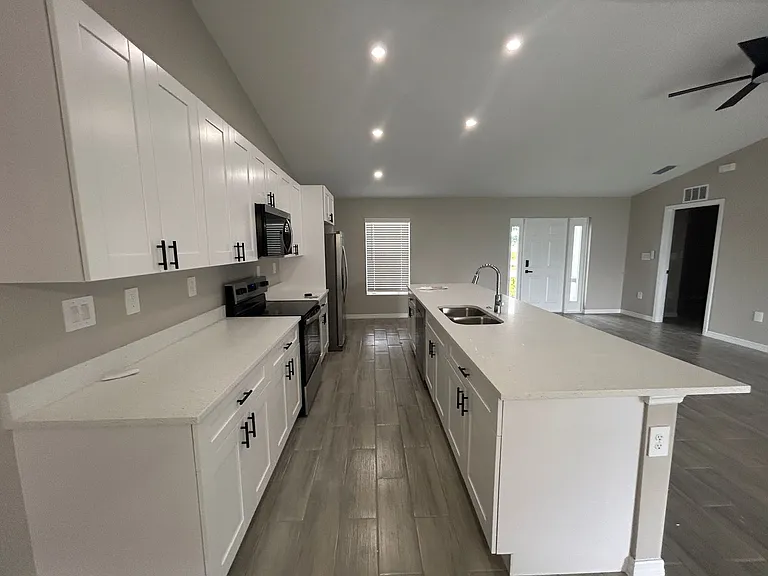 2014 Kismet Pkwy W — Photo 2