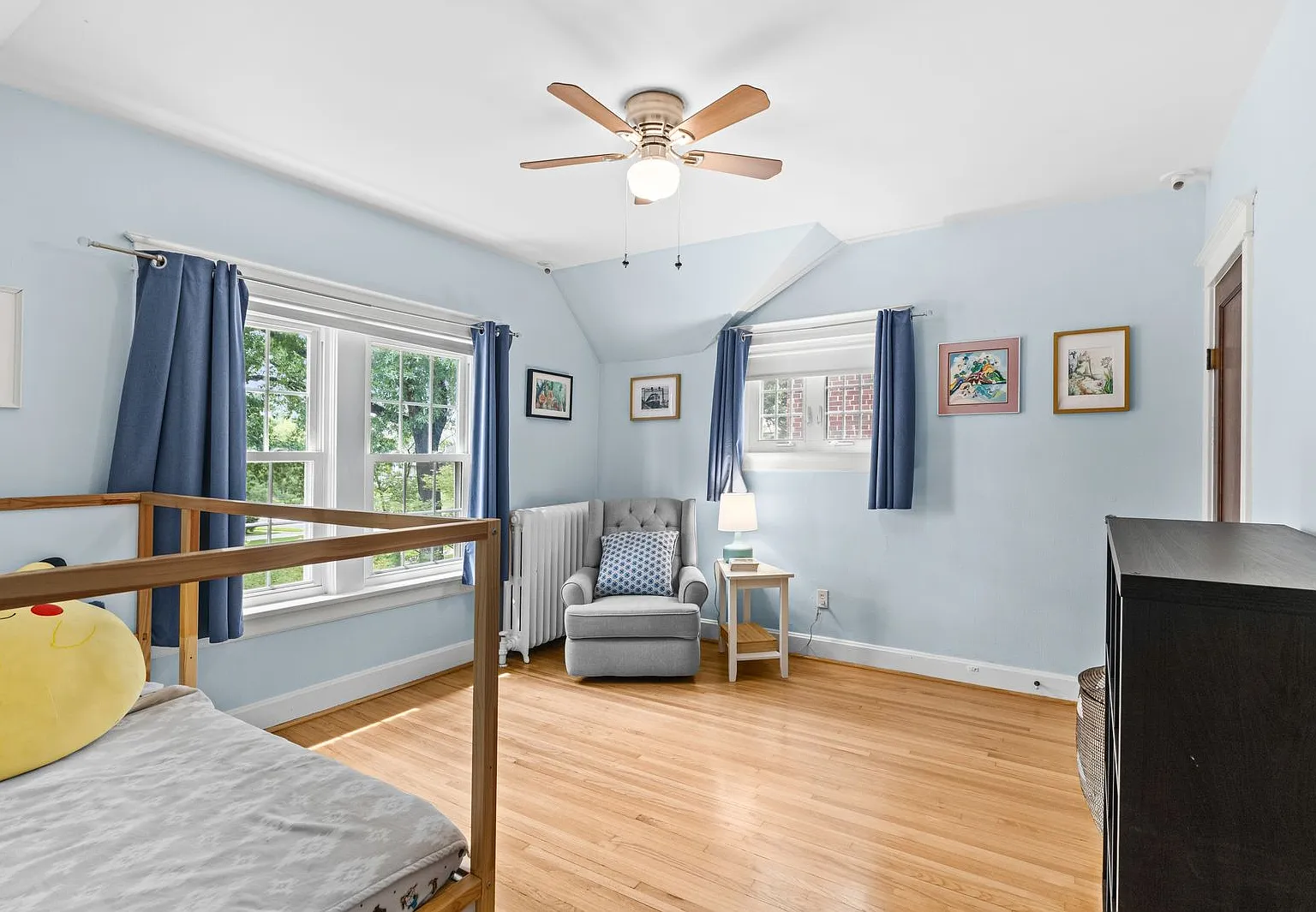 Elegant 4BR Home in University City | Spacious Layout & Prime Location — Photo 2