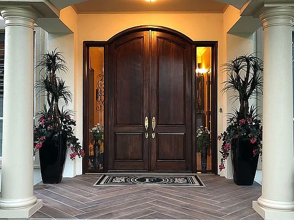 3rd image of 2 Creekwood Cir