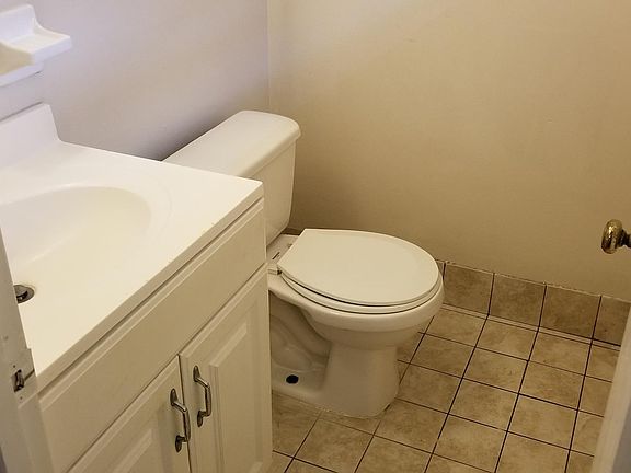 4th image of 947 Garland Dr