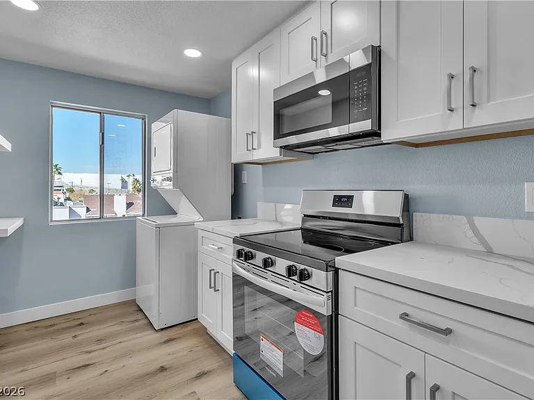 725 N Royal Crest Cir #237 — Photo 12