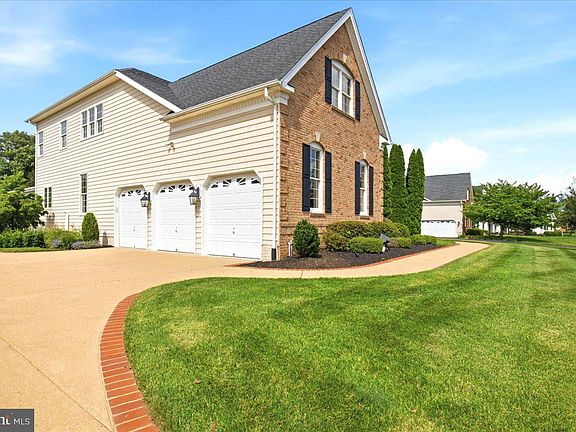 4th image of 43154 Meadow Grove Dr