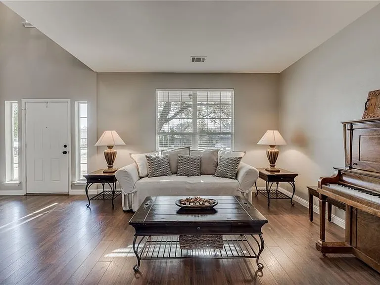 1405 Faustino Cv — Photo 21