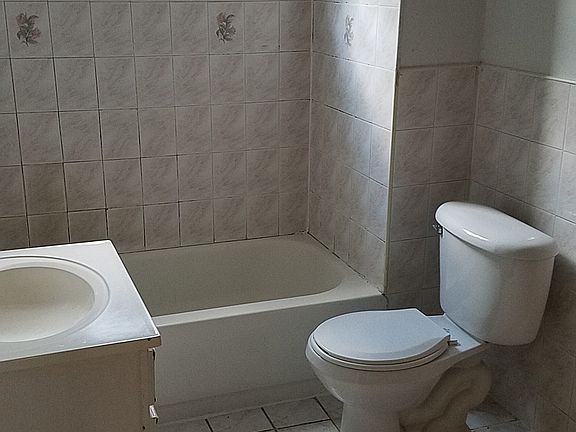 5th image of 52 Quinn St #2