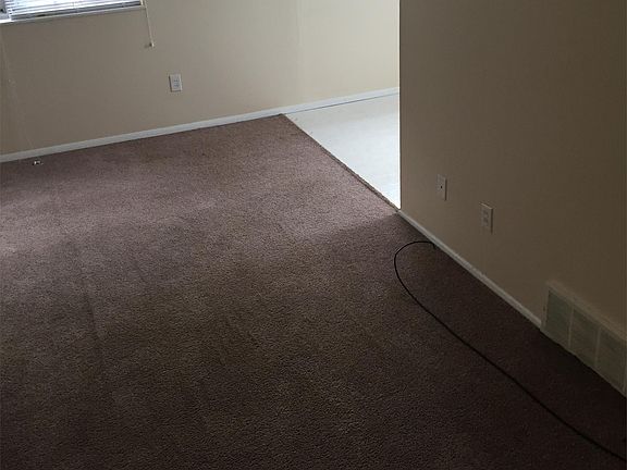 5th image of 6710 Colony Acres Dr APT A