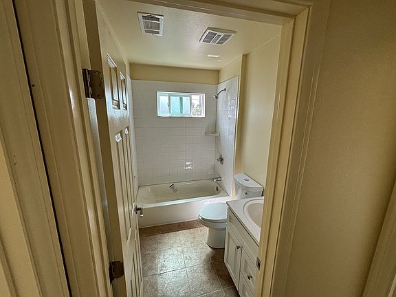 5th image of 186 Bell Way #102