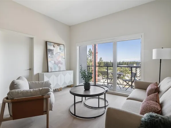 777 Station Ave #406, Langford, BC V9B 2S1