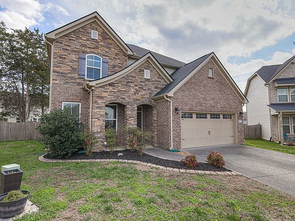 4th image of 4015 Meadow Knoll Ln