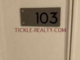 Upper Monroe - All Utilities Included, D103