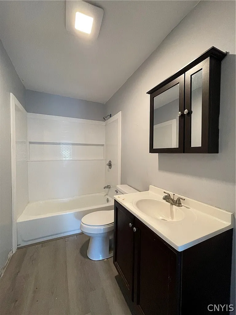 1 bed, 1.0 bath, 550 sqft, $900 — Photo 4