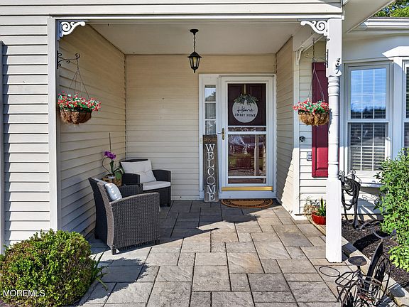 3rd image of 21 Piedmont Court