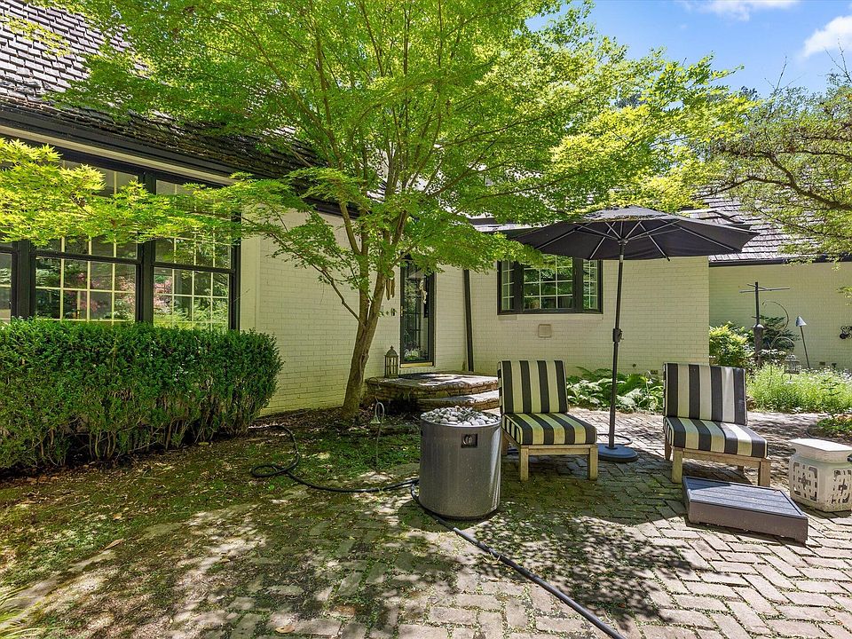 47th image of 590 Springhill Dr NE