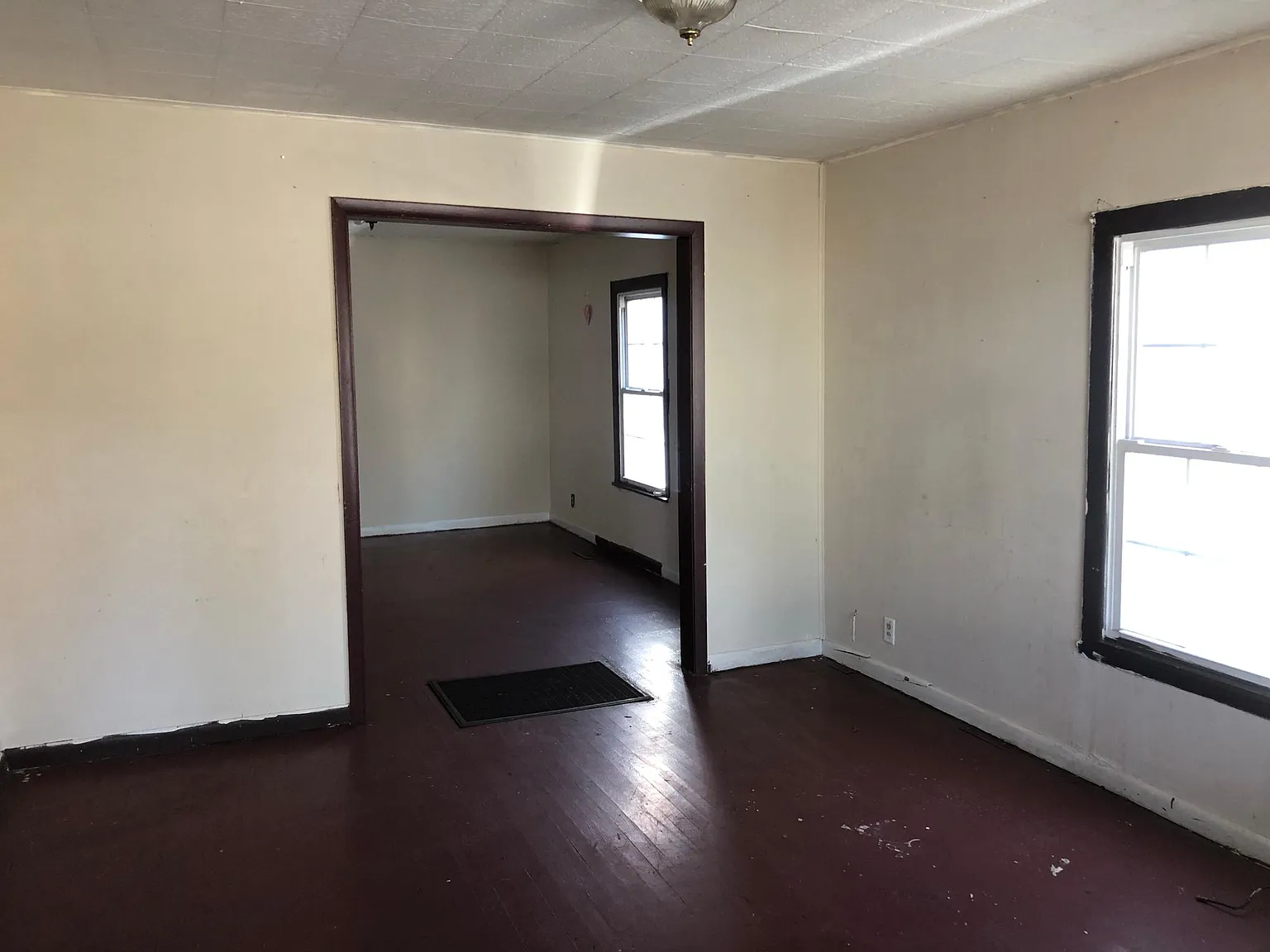 2 bed, 1000 sqft, $650 — Photo 2