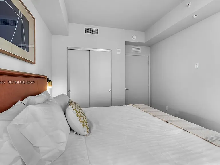 11 NE 6th St #2207 — Photo 11