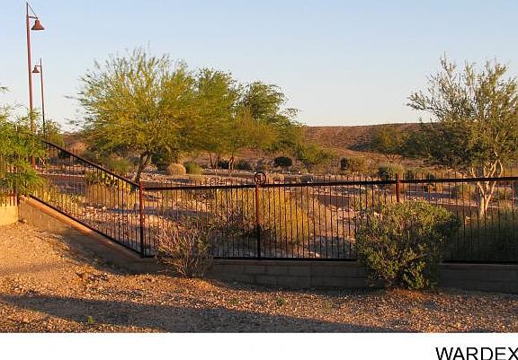 4th image of 2816 Esmerelda Dr