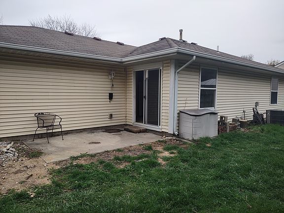 3rd image of 4904 Autumn Ln N