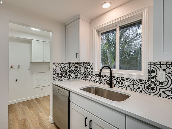 4th image of 7604 NE 13th Ave