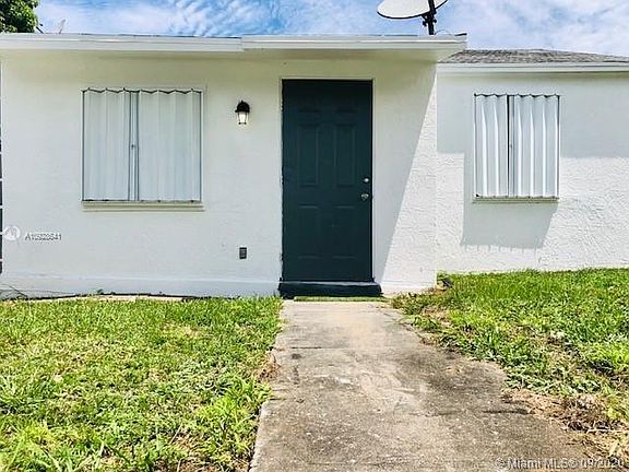 3rd image of 856 W 4th St #856