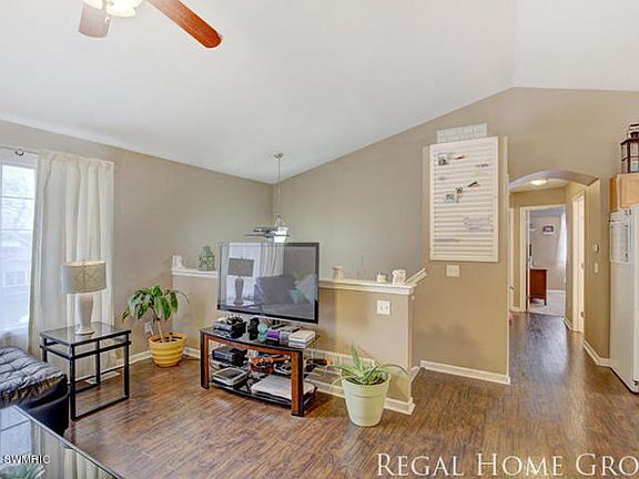 4th image of 2223 Hoyle Ave NW