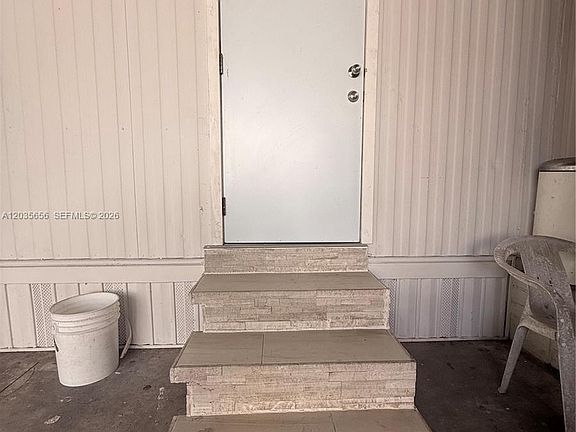 4th image of 607 Sabal Ave