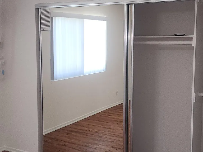 Sherman Pines Apartments — Photo 42