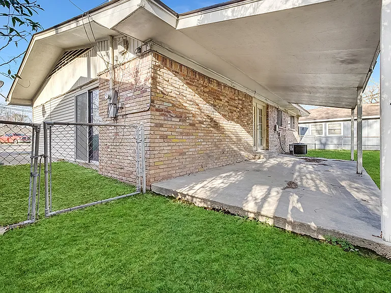 733 Arizona Ave — Photo 3