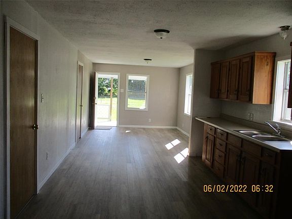 3rd image of 12016 NE County Road 3090