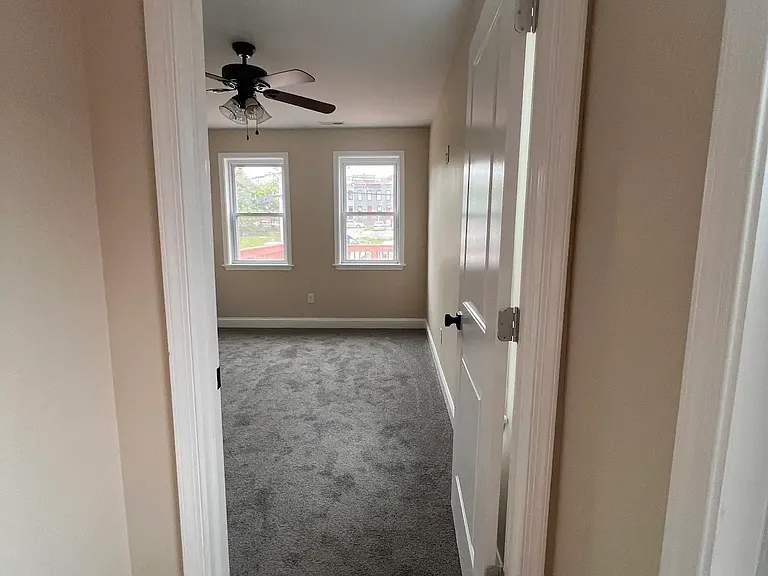 1426 N Broadway — Photo 29