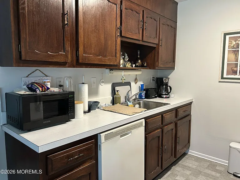 1211D Shetland Dr — Photo 7