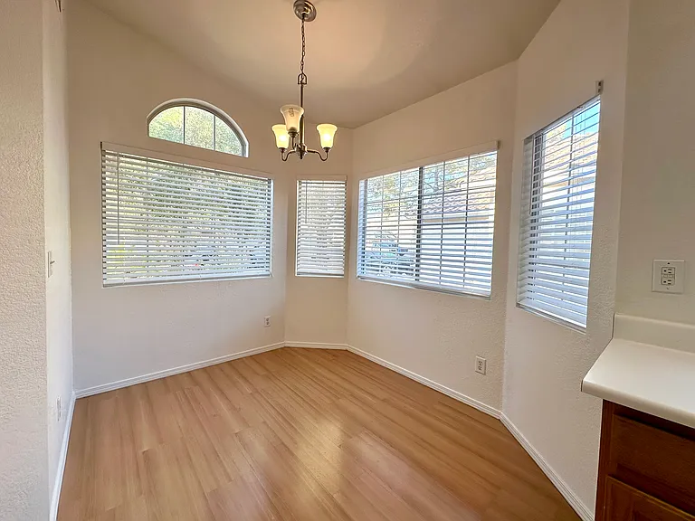 847 Single Tree Dr — Photo 9