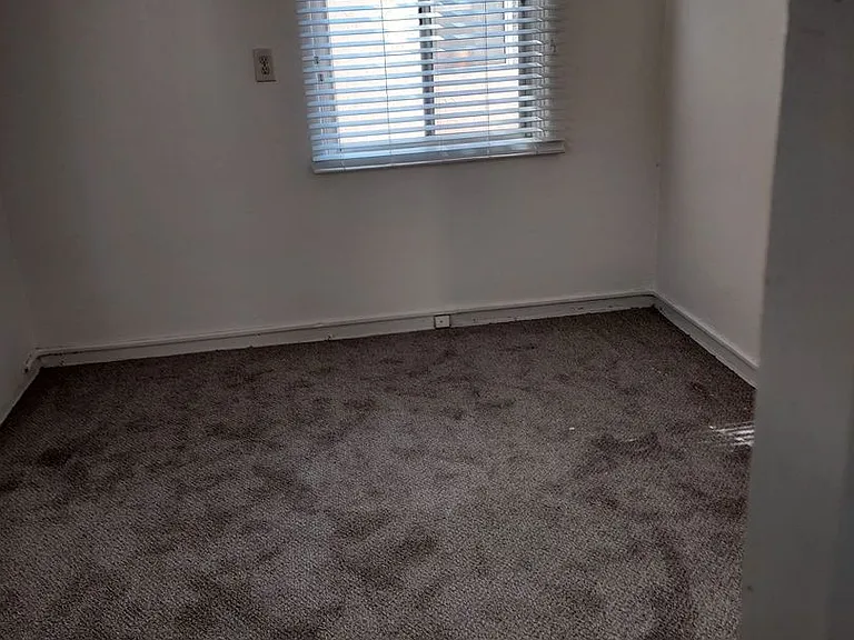 2562 E Broadway — Photo 8
