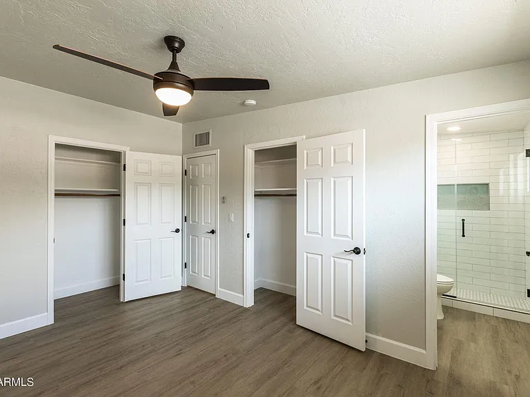 2571 E Captain Dreyfus Ave — Photo 14