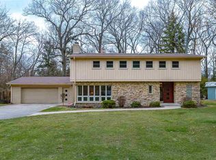 1221 Ridgedale Rd, South Bend, IN 46614