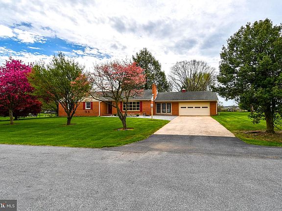 3rd image of 17527 Woodlawn Dr
