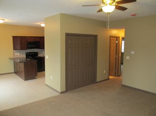 4405 S 27th St #F13, Lincoln, NE 68512