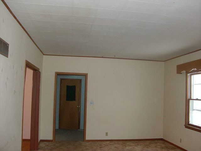 2nd image of 113 N 6th St
