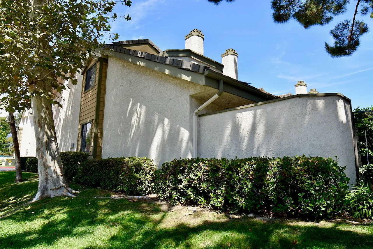 2 bed, 2.5 bath, 1120 sqft, $2,600 — Photo 2