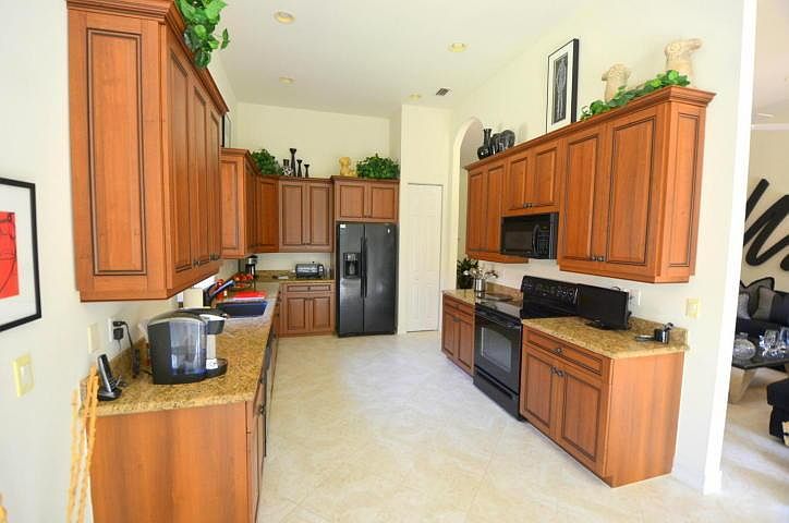 2nd image of 9732 Isles Cay Dr #9732