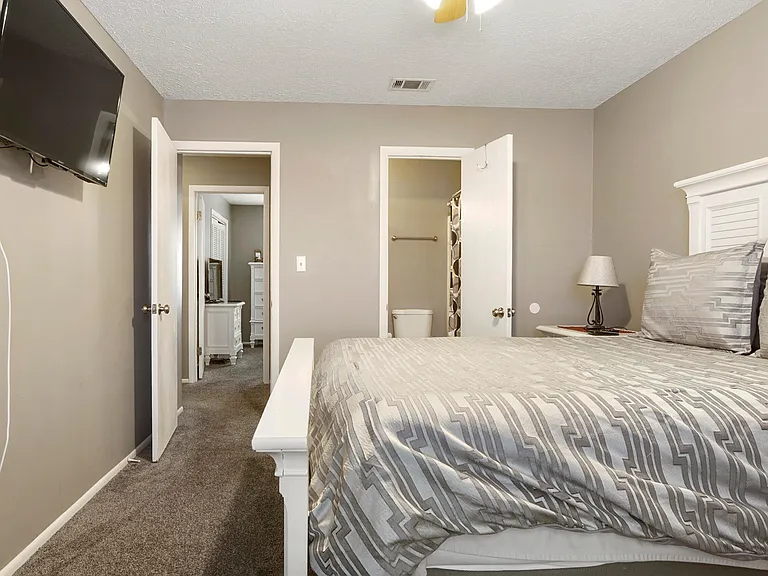 2518 Johnson Dr — Photo 26