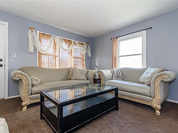 3rd image of 16018 Puritas Ave