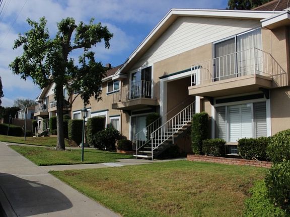 3rd image of 4540 Maple Ave Unit 251