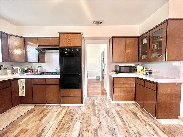 729 N California St — Photo 8