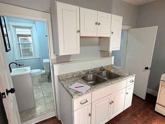 4th image of 8927 S Muskegon Ave #3A
