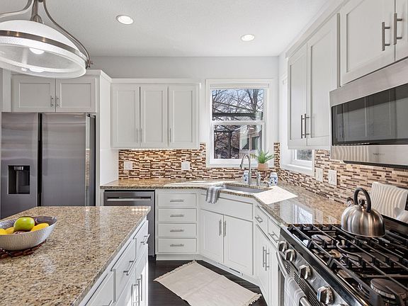 2nd image of 2536 N Saunders Lake Dr