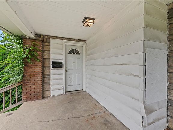 3rd image of 4830-4831 E Washington St #1