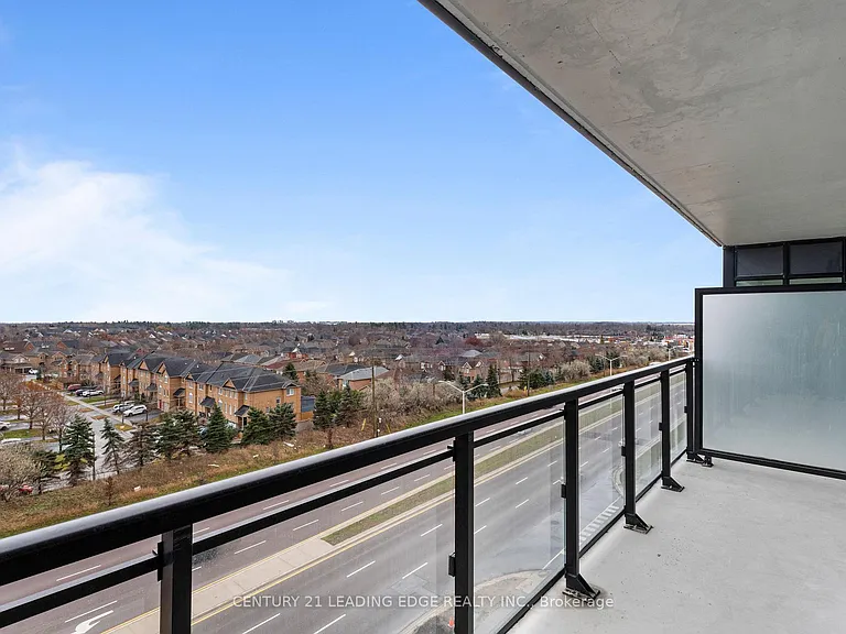395 Dundas St W #614 — Photo 4
