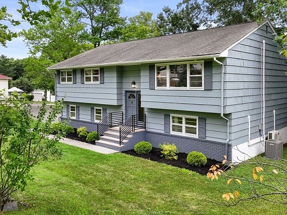 2nd image of 5 Rockaway Pl