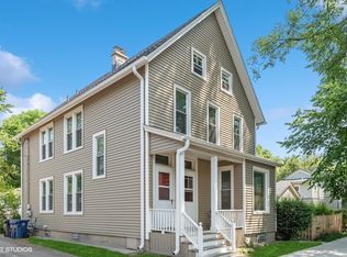 1411 Greenwood St, Evanston, IL 60201